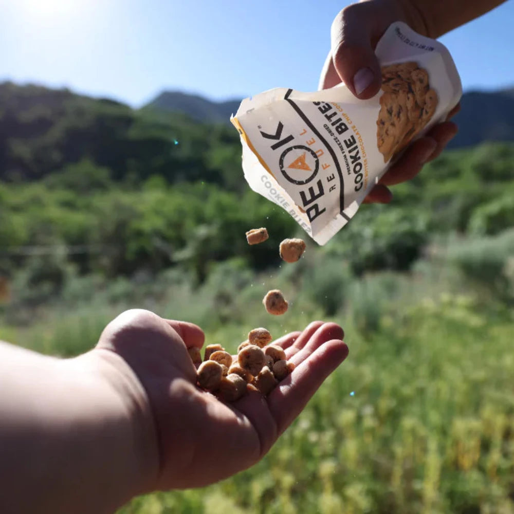 Bouchées de biscuits beurre d'arachides et chocolat de Peak Refuel